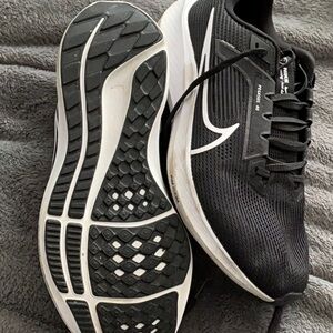 Nike Men's Black Running Shoes